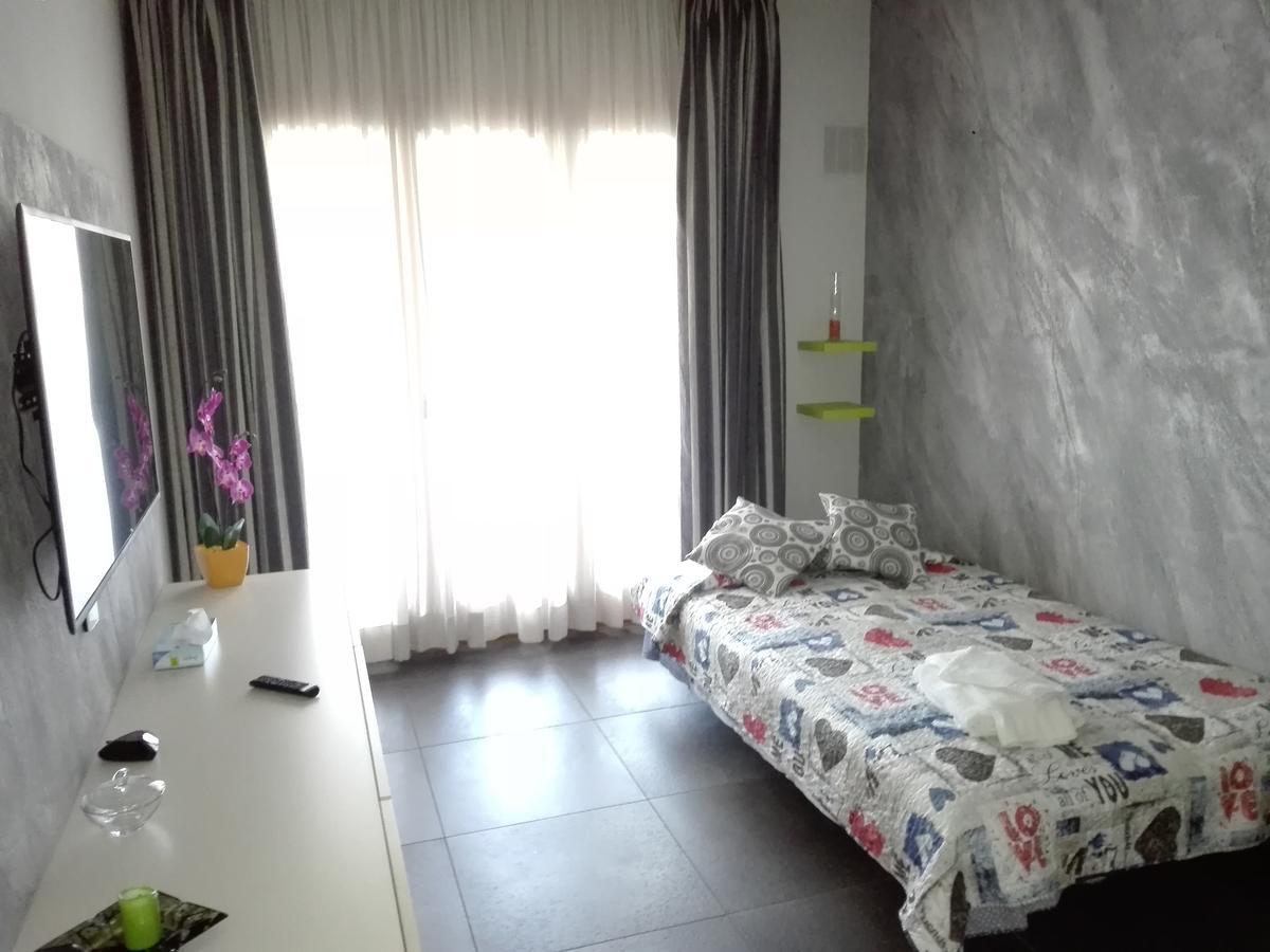 Manu'S Guest Suite Козенца Екстериор снимка